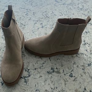 Lucky brand, size 9.5, mint condition never worn.
